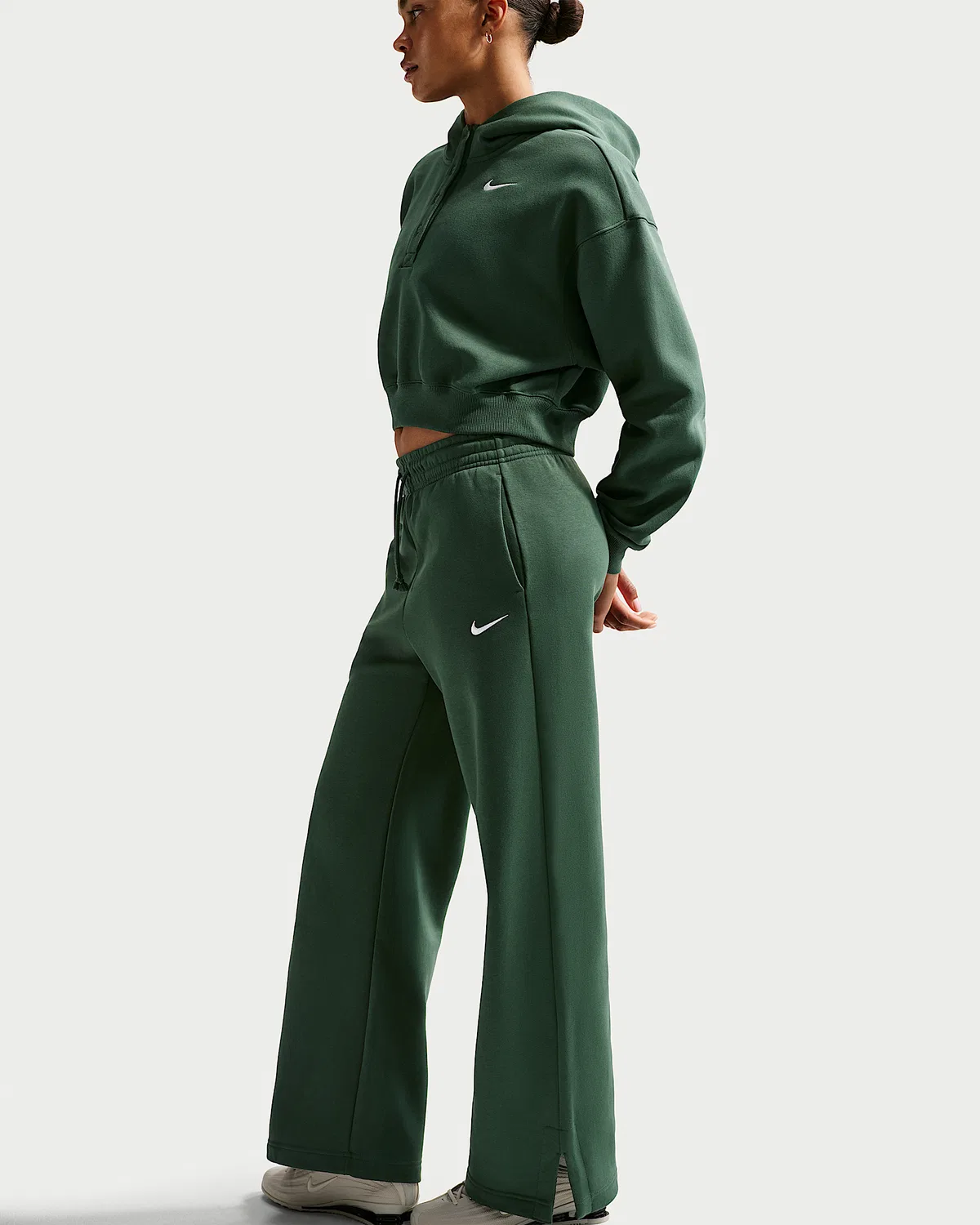 Женские широкие брюки с высокой посадкой Nike Sportswear Phoenix Fleece, Fir/Sail — фото 4