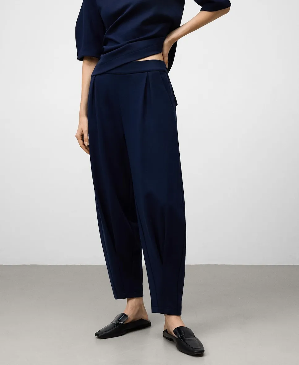 

Женские джоггеры с закругленными штанинами синего цвета Adolfo Dominguez