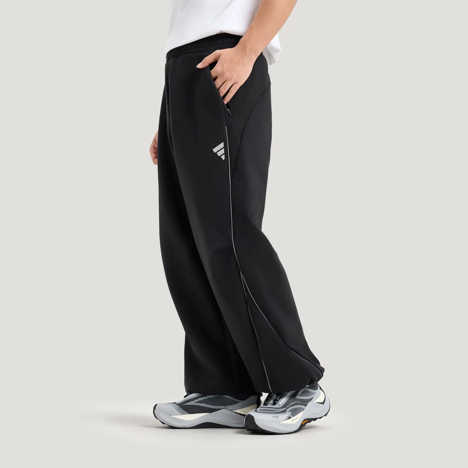 Штаны спортивные FOS TRACKSUIT BOTTOMS Future Style Adidas, черный — фото 4
