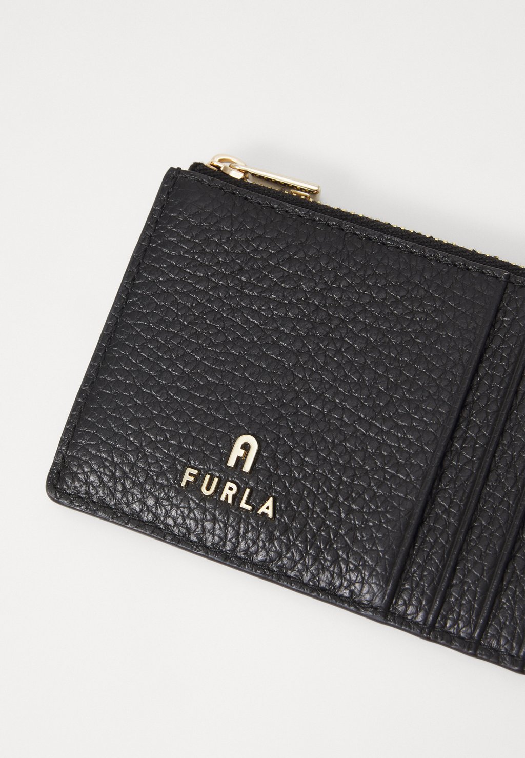

Кошелек CAMELIA ZIPPED CARD CASE Furla, черный