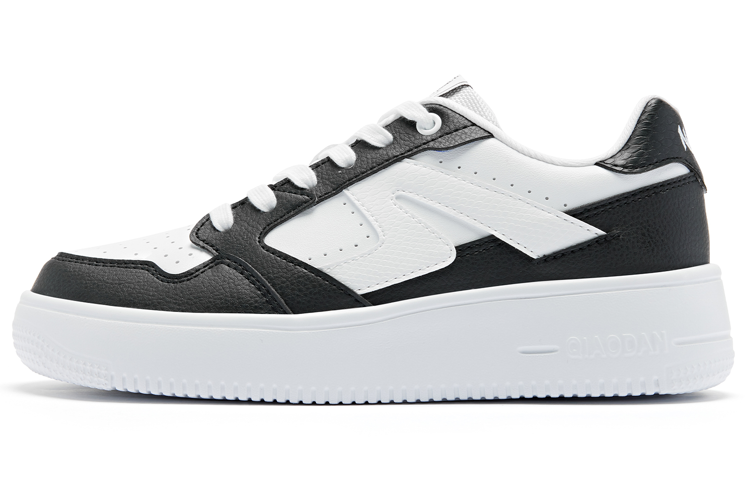 

Кроссовки QIAODAN Skateboarding Shoes Women's Low-top Black/White, черный/белый