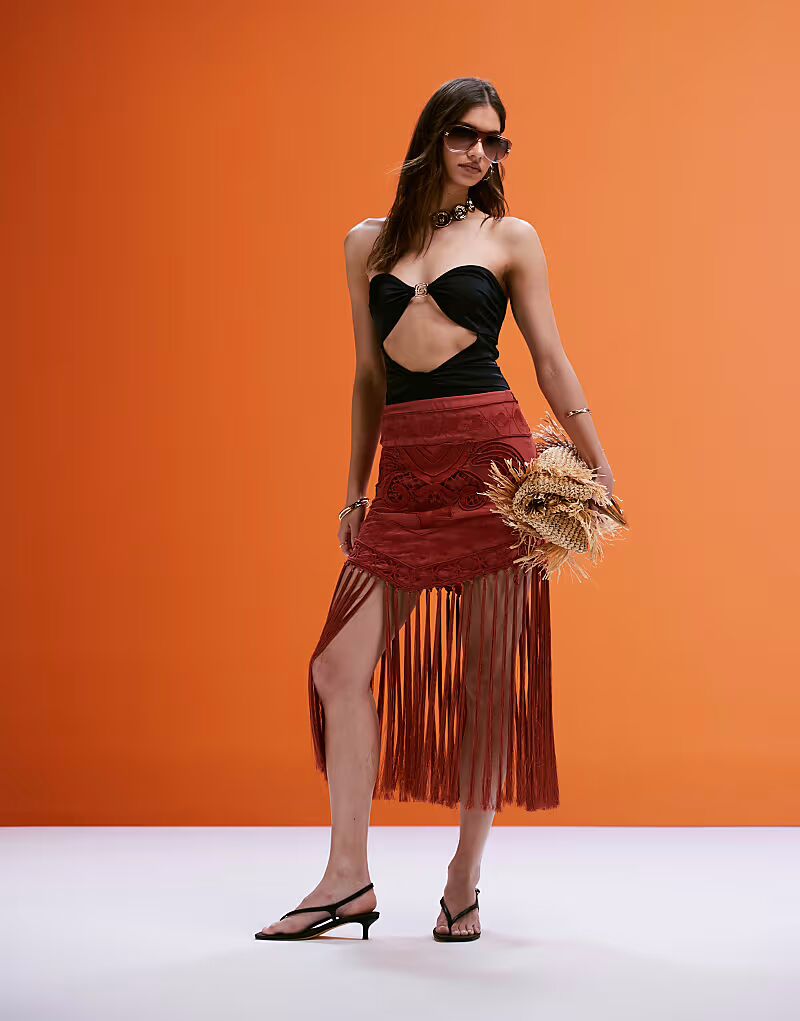 

Юбка с вышивкой и бахромой от ASOS DESIGN бордового цвета