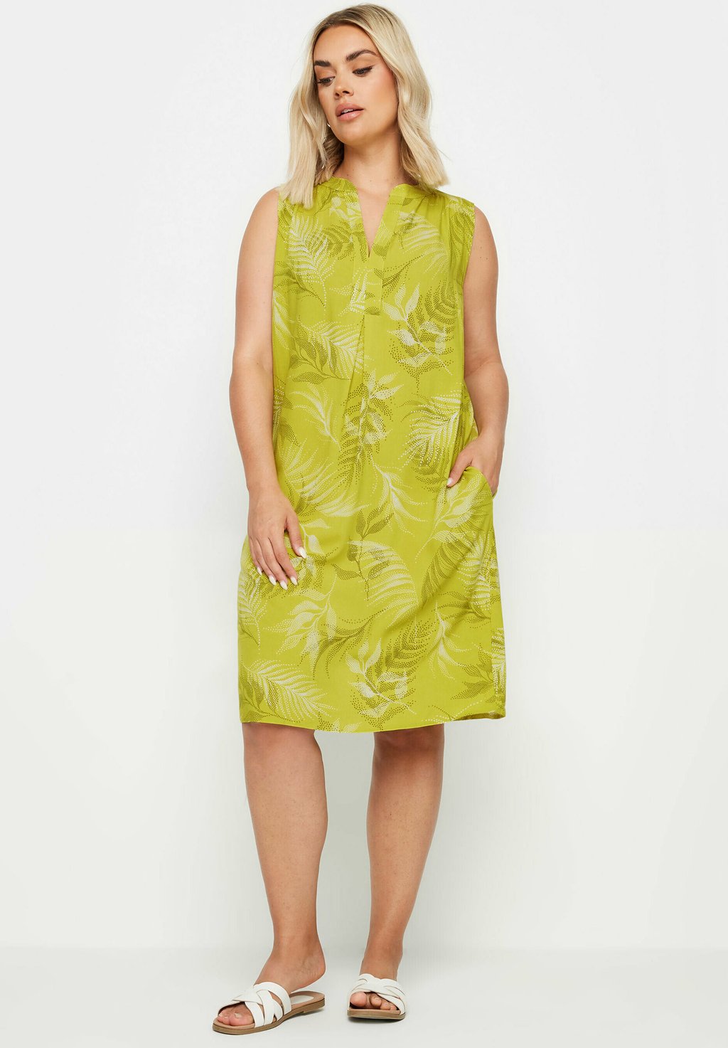 

Повседневное платье LEAF Yours Clothing, зеленый