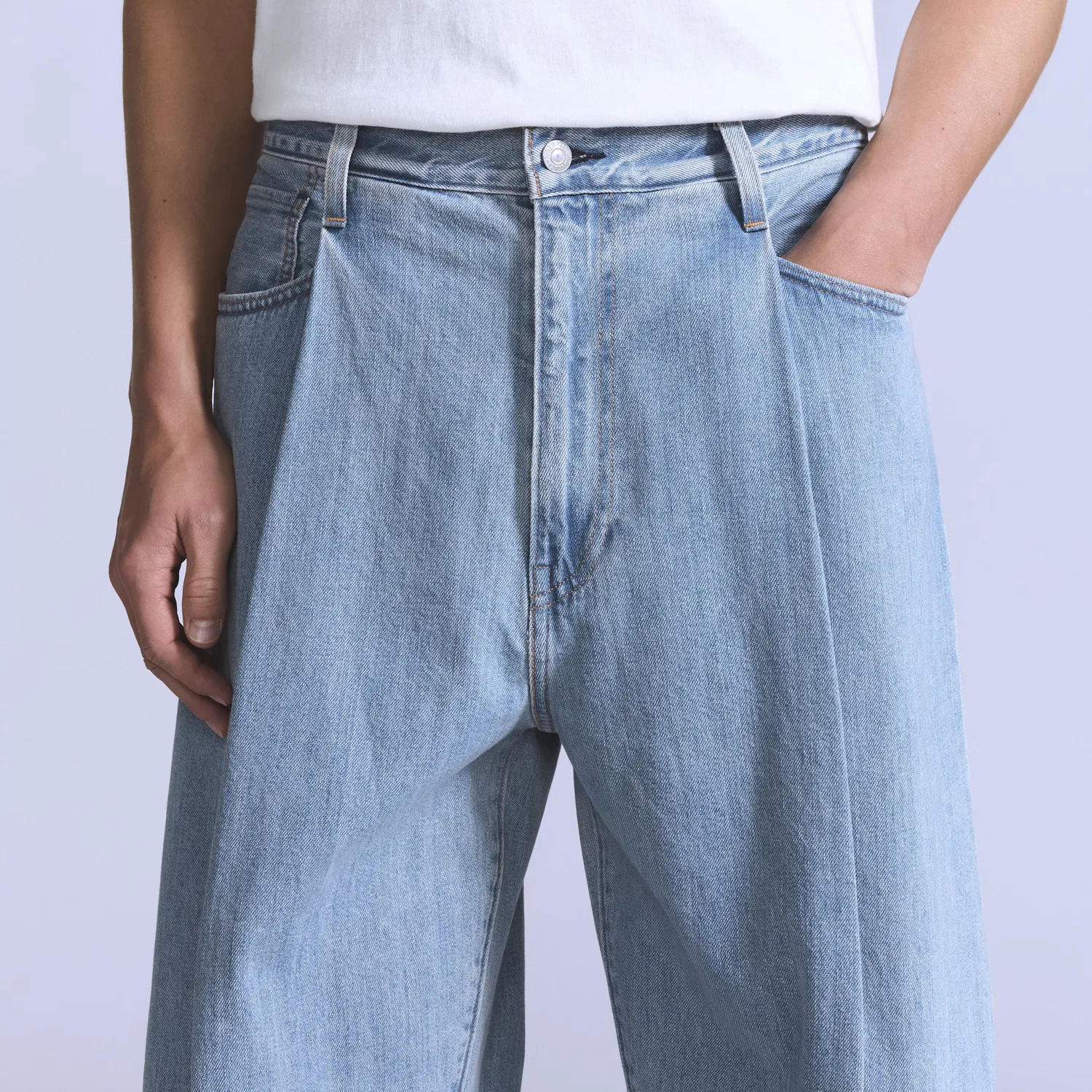 Мужские укороченные джинсы с широкими складками Levi's, Light Wash — фото 2