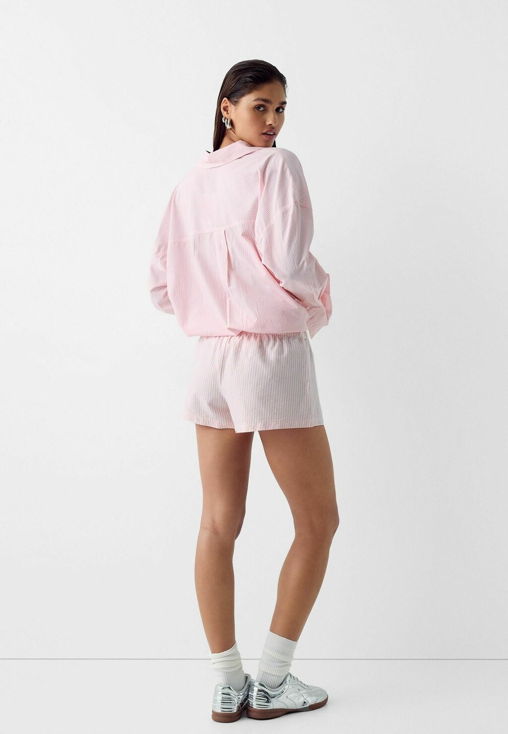 

Шорты Striped Bershka, светло-розовые