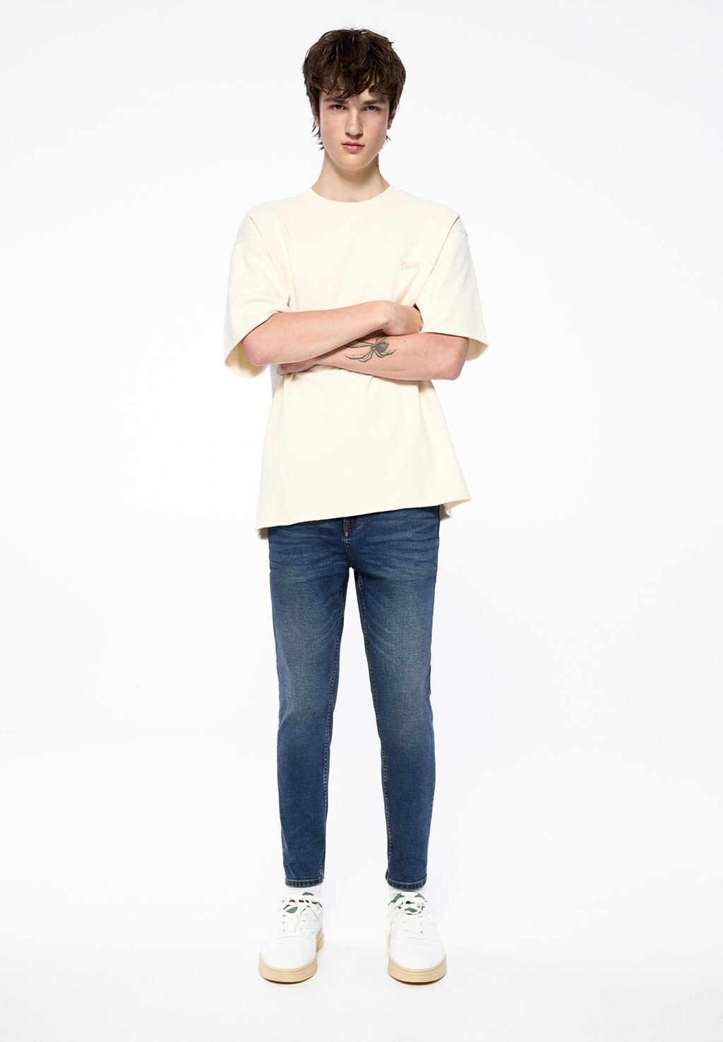 

Зауженные джинсы BASIC CARROT PULL&BEAR, темно-синий