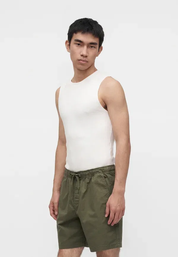 Шорты Gap, модель Easy shorts, цвет хаки — фото 4