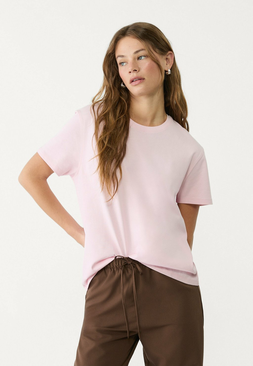 

Базовая футболка SHORT SLEEVE Stradivarius, светло-розовый