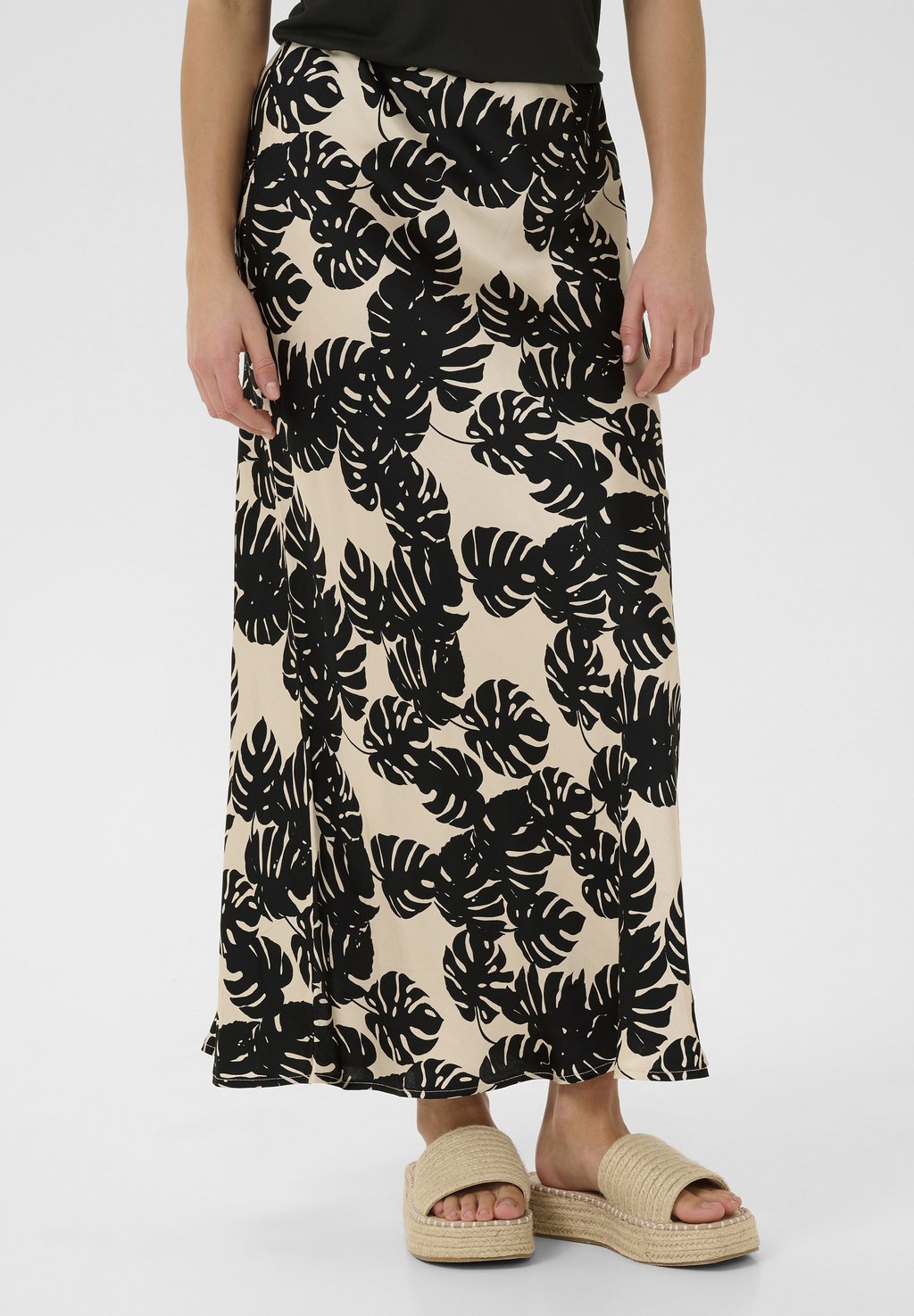 

Юбка макси CULTURE SKIRT, цвет Black Palm Leaves