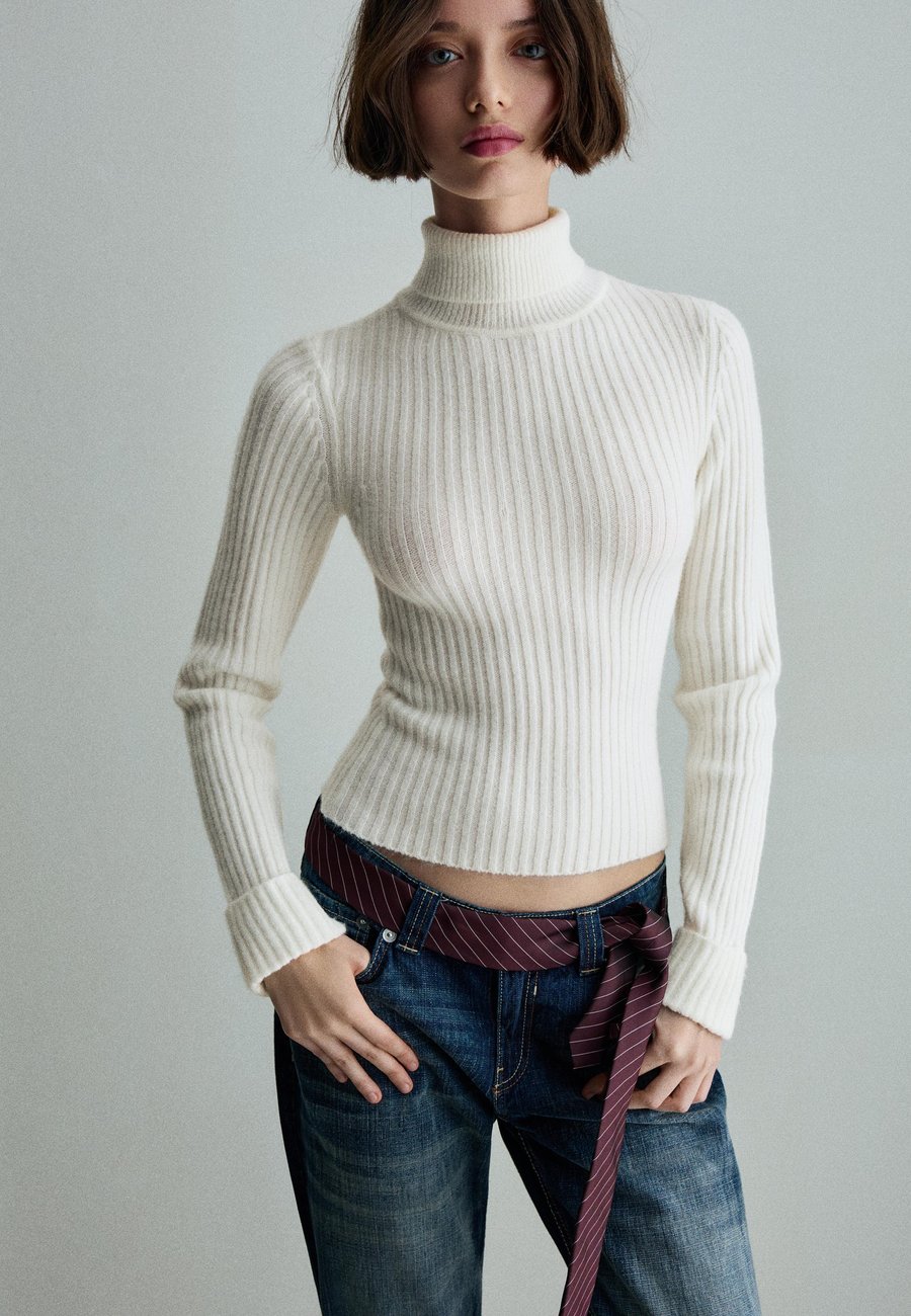 

Джемпер Bershka HIGH-NECK, Beige