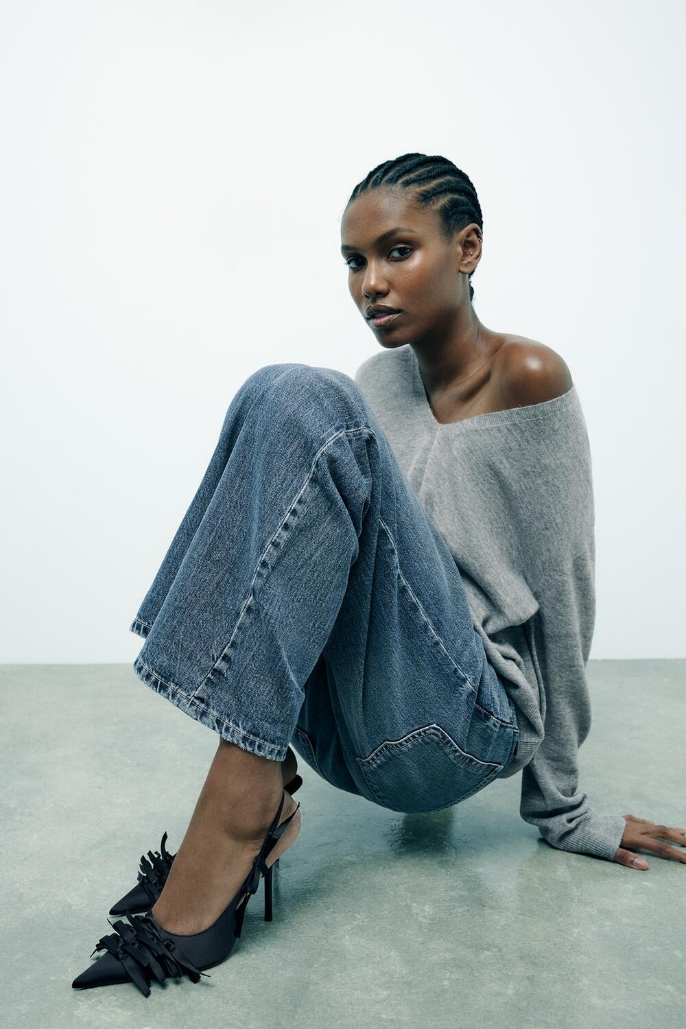 

Атласные туфли на высоком каблуке с многобантикой ZARA, черный