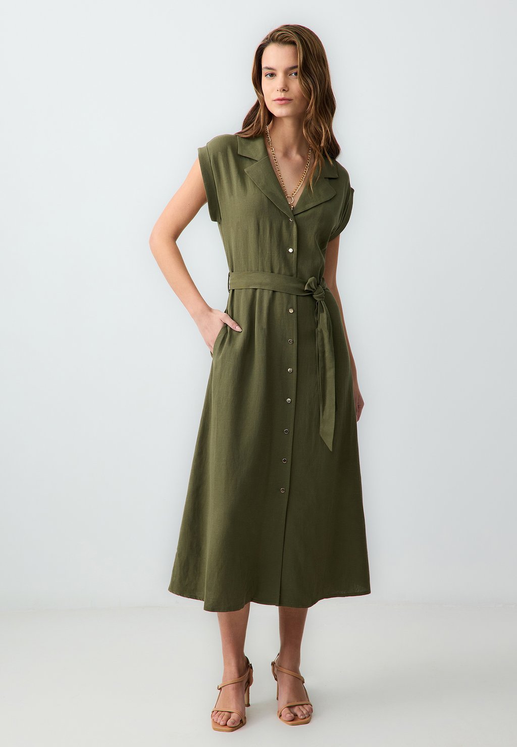

Платье-рубашка CUT SHORT SLEEVE MIDI Jimmy Key, хаки