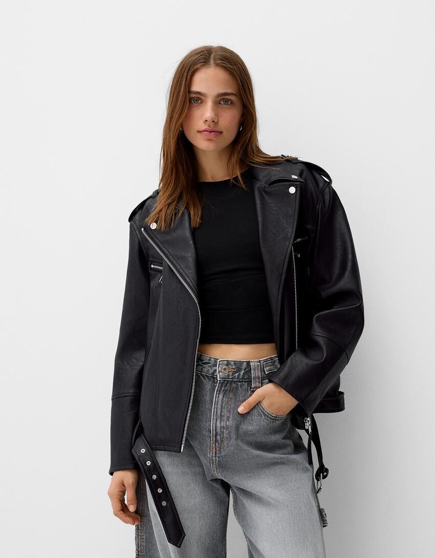 

Байкерская куртка из искусственной кожи оверсайз Bershka, черный