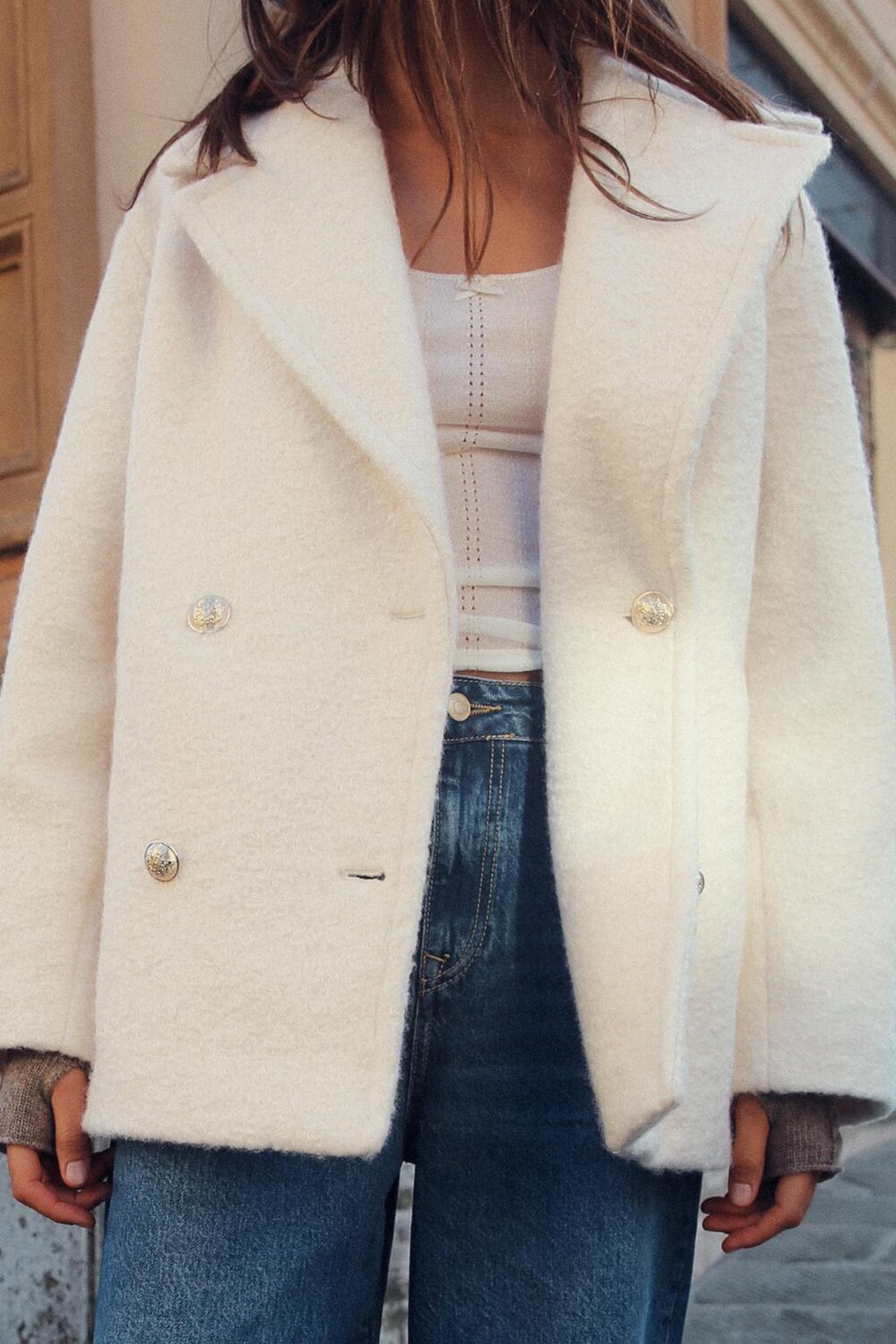 

Двубортное пальто из букле ZARA, экрю