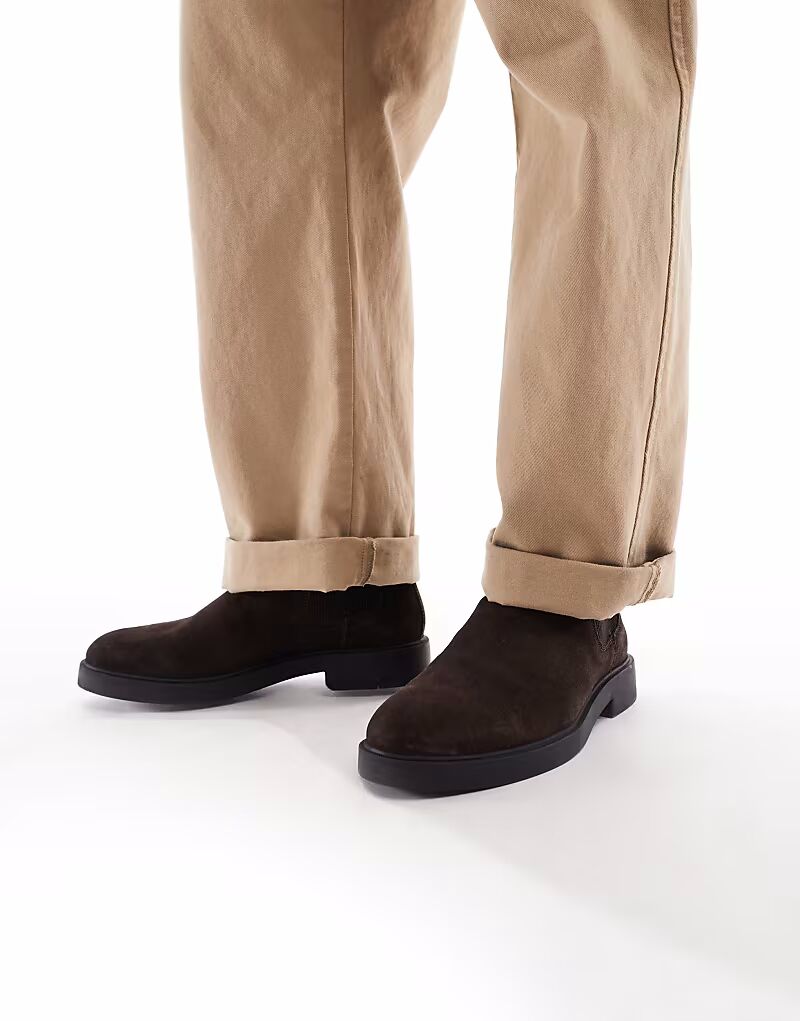 

Ботинки челси с круглым носком Dice из замши шоколадного цвета Schuh