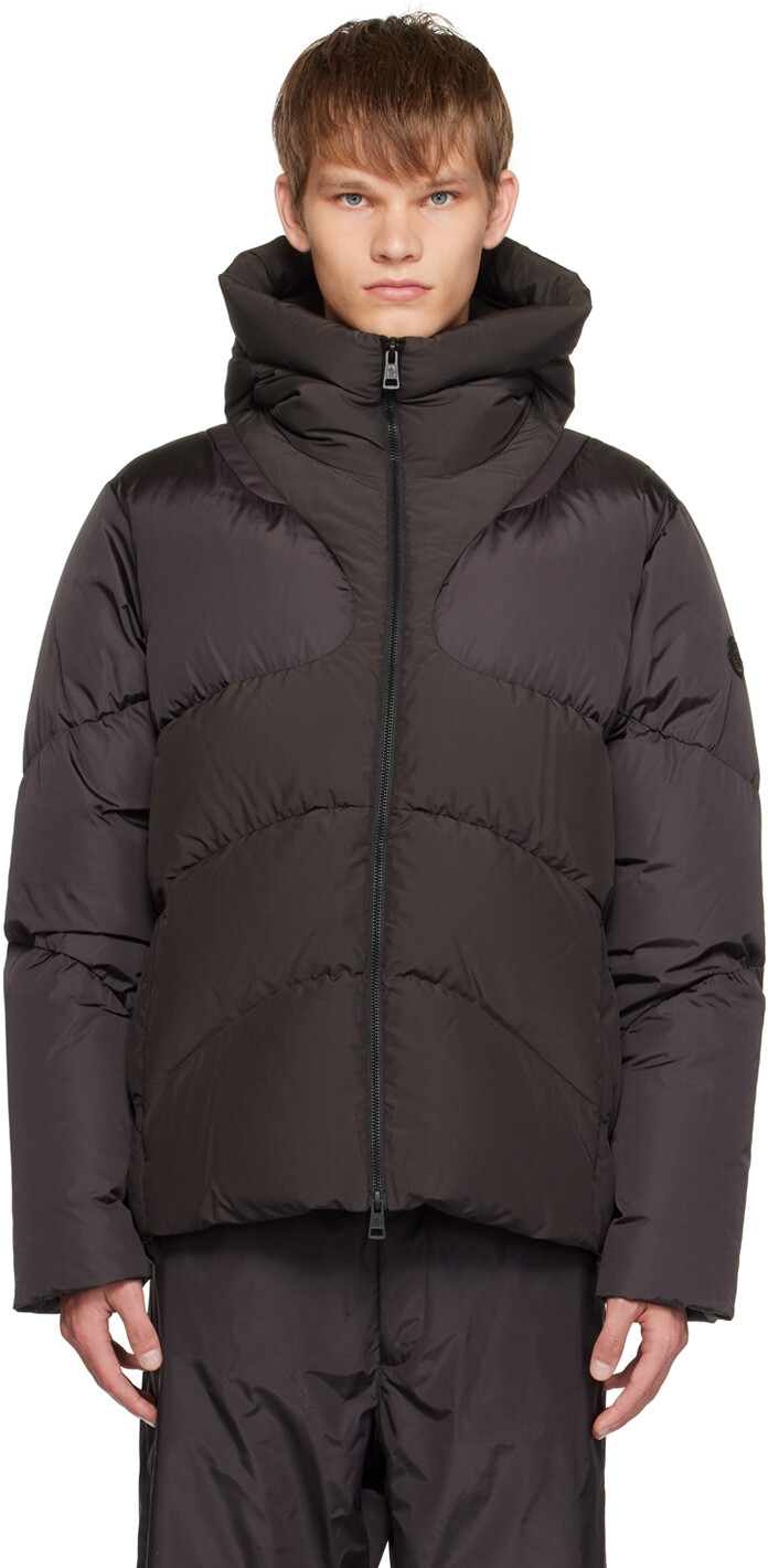 

Moncler Серый пуховик Adur