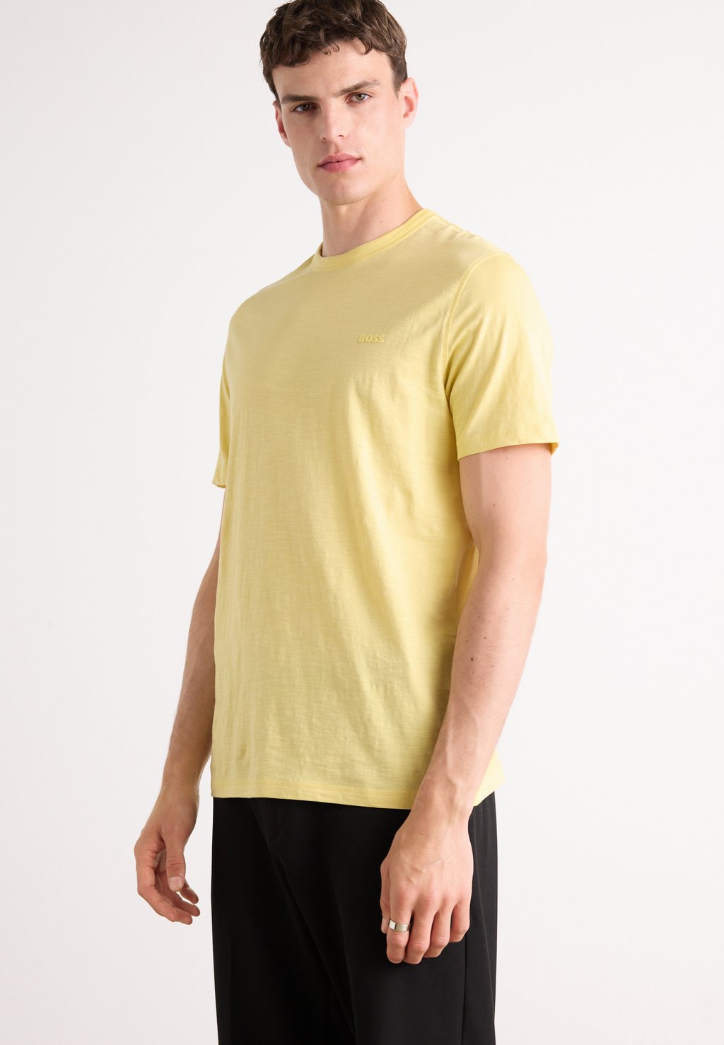 

Базовая футболка BOSS, цвет Open Yellow