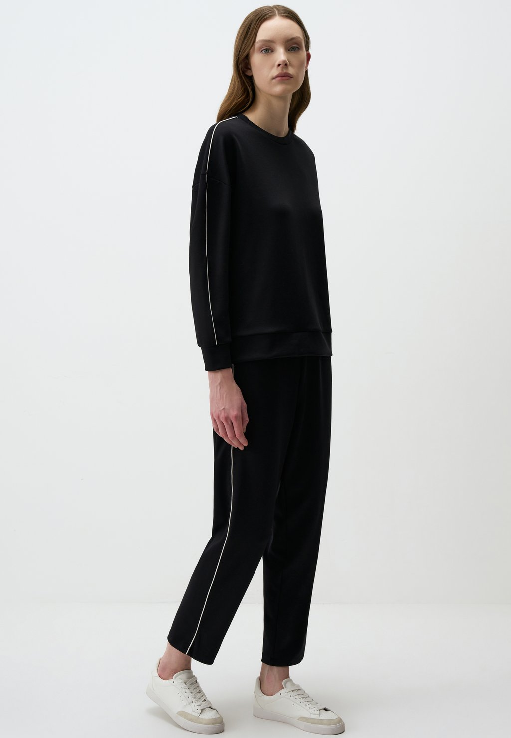 

Спортивные брюки HIGH WAIST WITH ELASTIC WAISTBAND Jimmy Key, черный