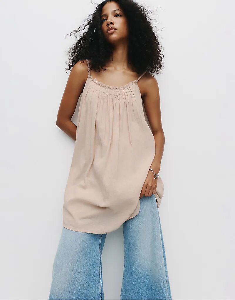 

Короткое платье в деревенском стиле Pull&Bear нежно-розового цвета