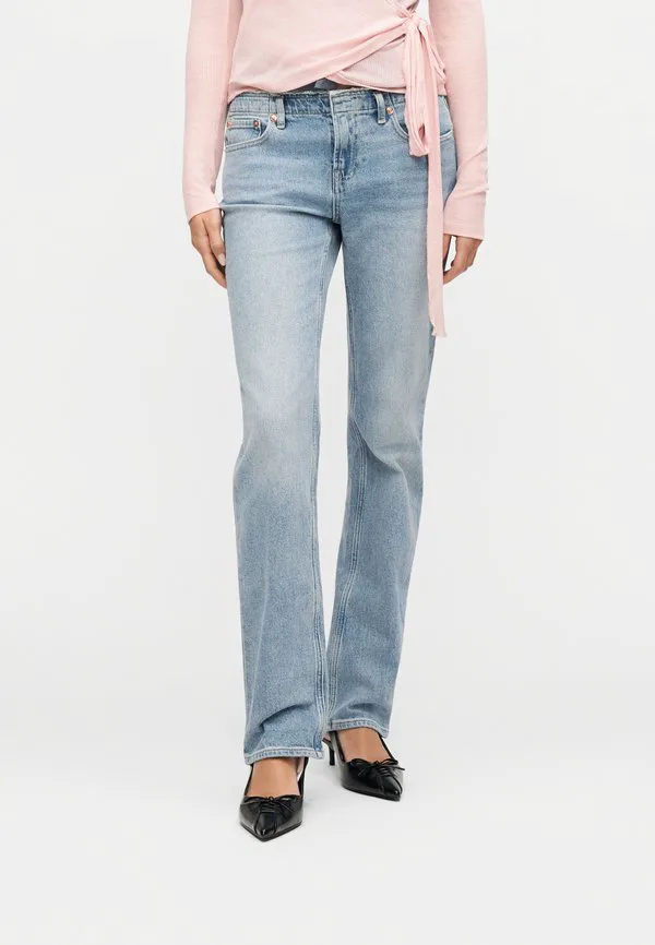Джинсы прямого кроя med fairfax сняты Gap, Medium Indigo