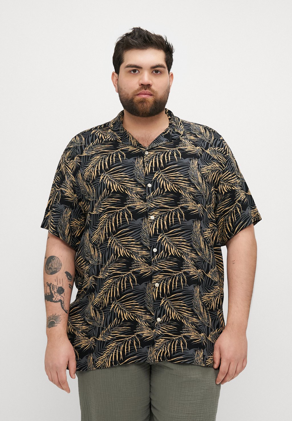 

Рубашка JJEJEFF TROPICAL RESORT SHIRT Jack & Jones, черный
