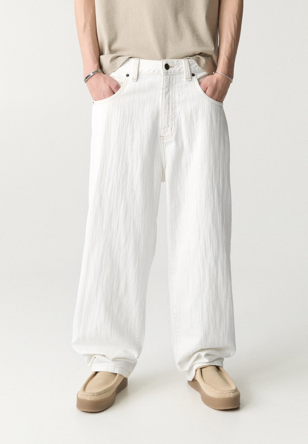 

Джинсы свободного кроя TEXTURED PULL&BEAR, белый