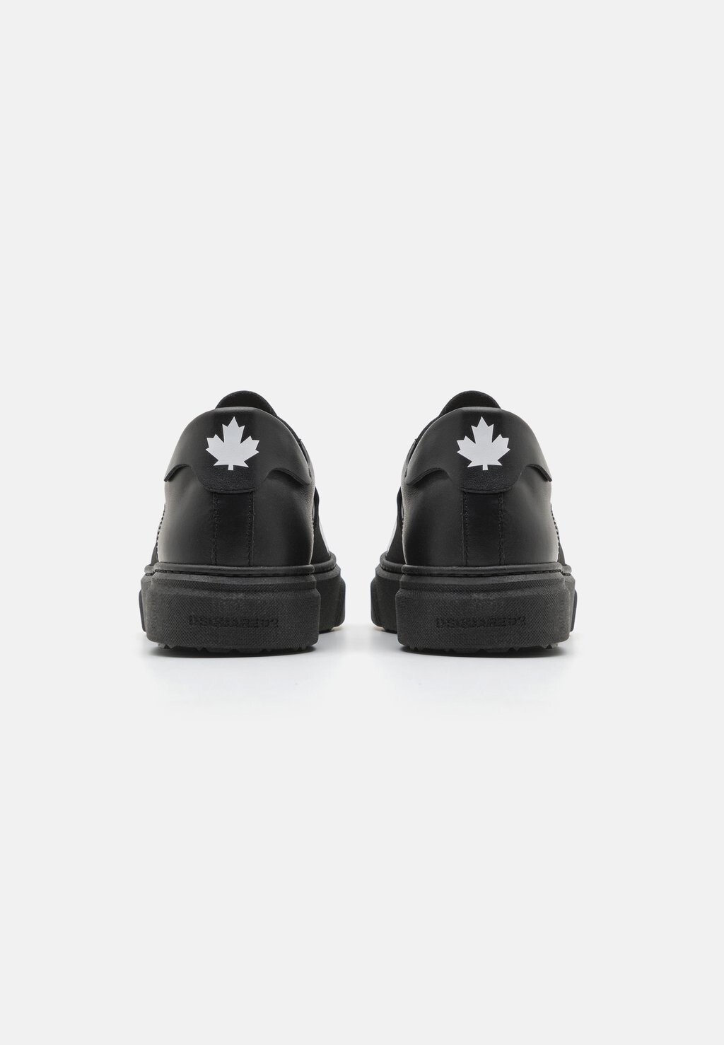 

Кроссовки на шнуровке UNISEX Dsquared2, черный