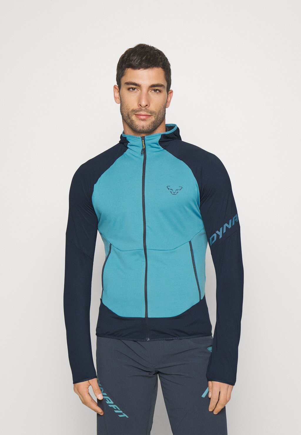 

Куртка тренировочная TRANSALPER LIGHT HOODY Dynafit, цвет blueberry/storm blue