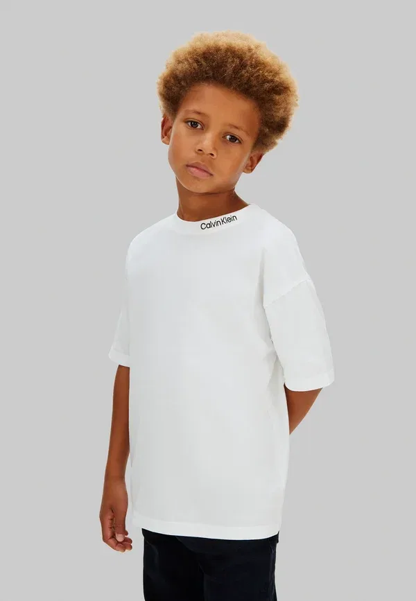 Футболка Calvin Klein Jeans Logo basic t-shirt, белый