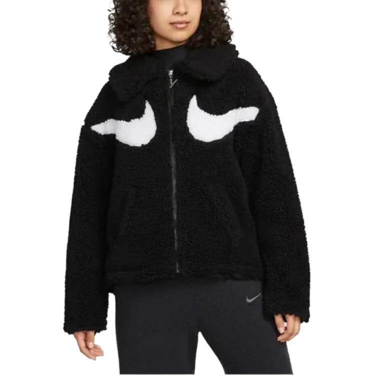 

Одежда Куртка женская черная Nike