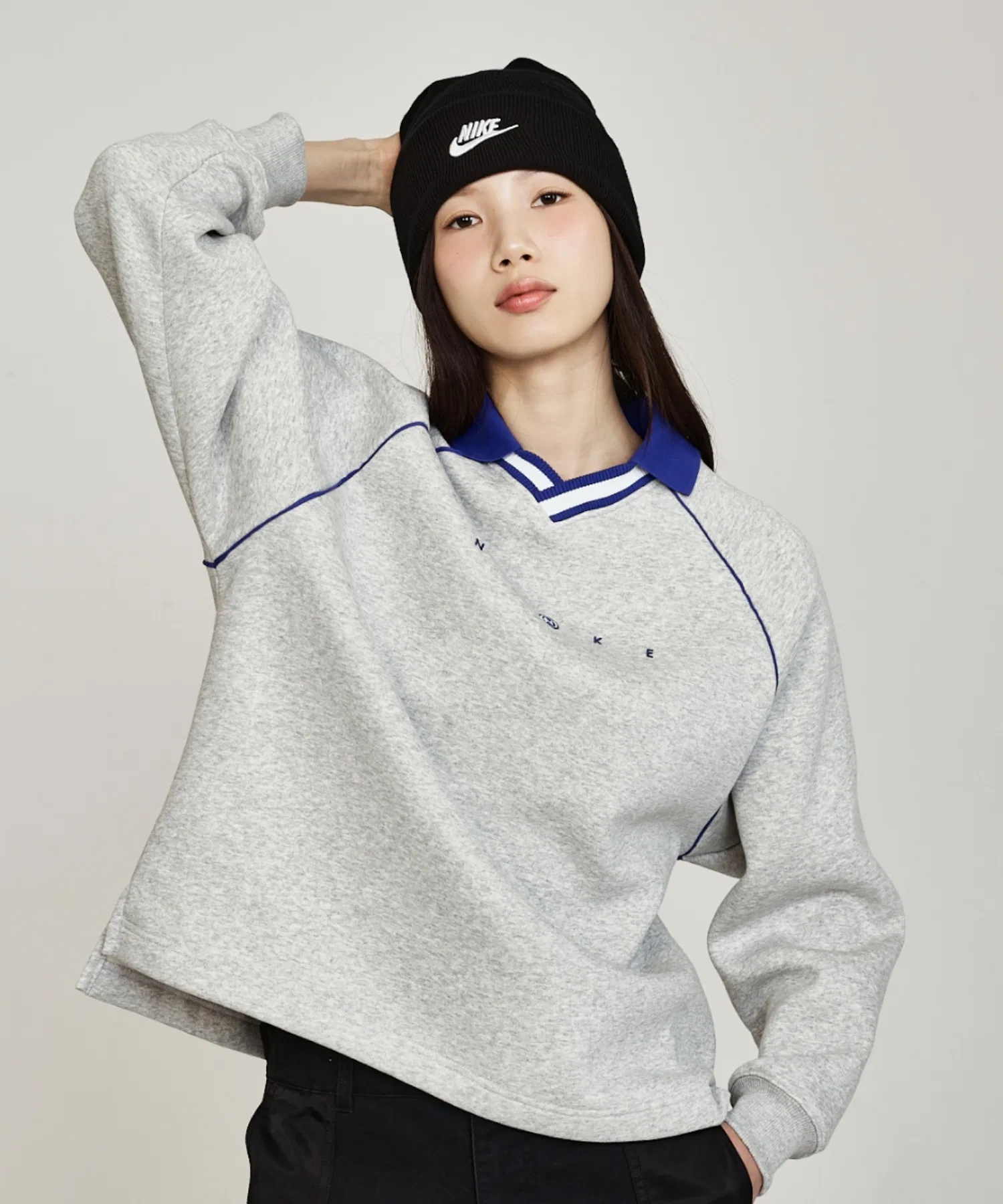 Женская флисовая футболка-поло Nike Sportswear Phoenix Fleece Oversized с графическим принтом IF0257-043 Pure Platinum