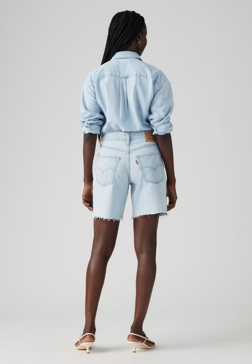 Джинсовые шорты 94 BAGGY SHORT Levi's, цвет Mister Twister Cut Hem — фото 3