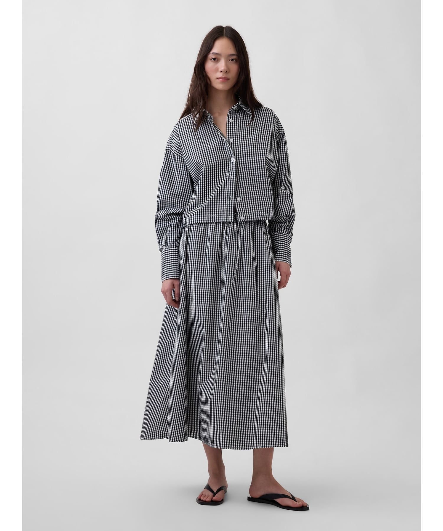 (W) Укороченная рубашка оверсайз из поплина с ленточным краем GAP, BLACK_GINGHAM — фото 2