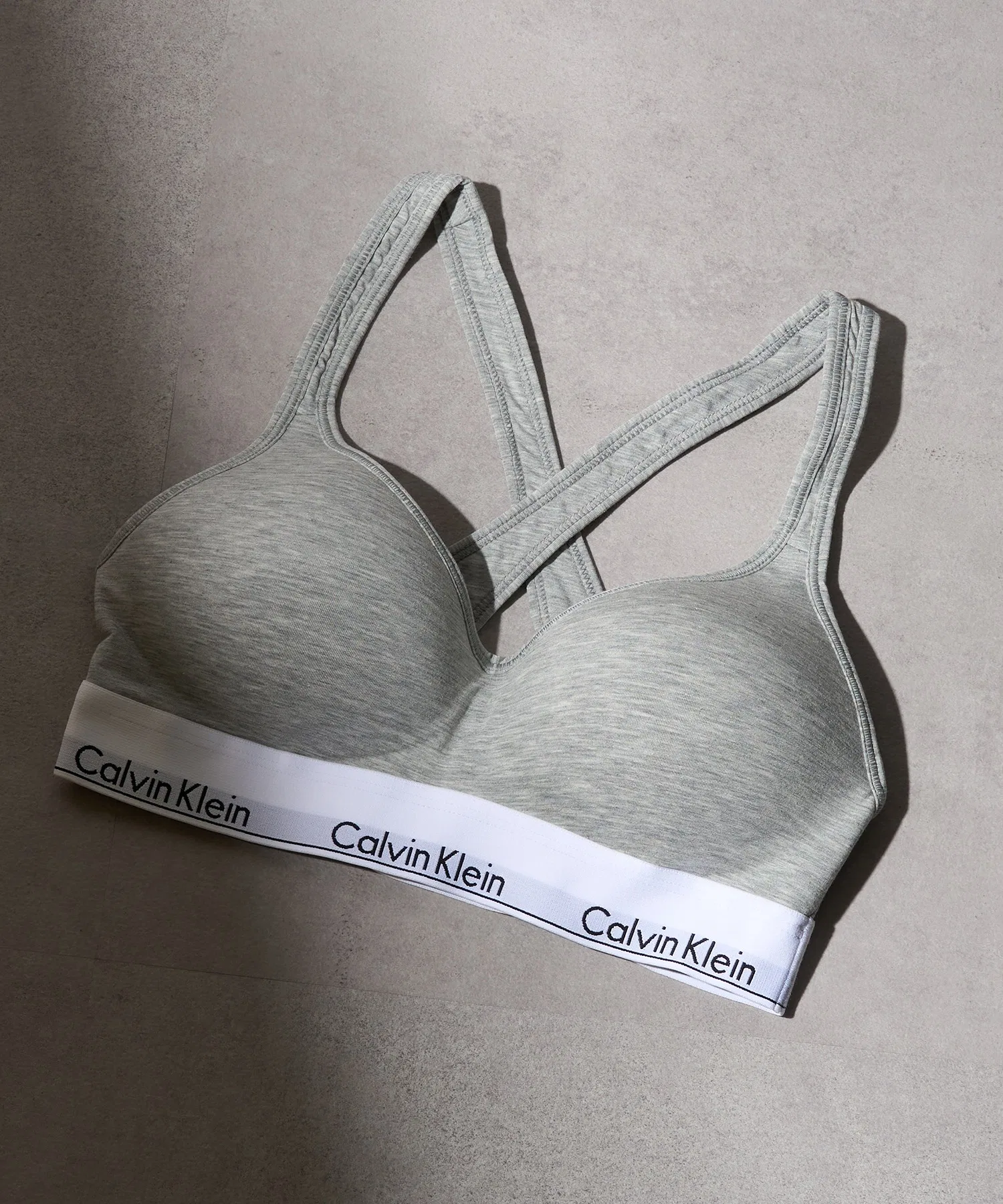 【Calvin Klein】Бюстгальтер с перекрестной спинкой QF1654