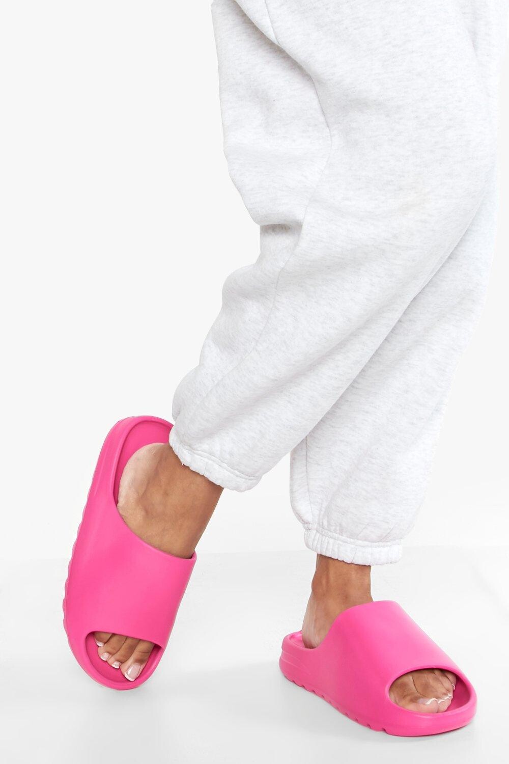 

Массивные шлепанцы широкого кроя boohoo, розовый