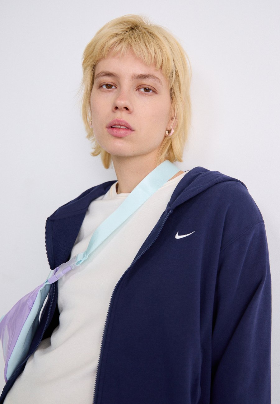 Толстовка Nike Sportswear Zip-up sweatshirt, Midnight Navy/Sail/Dark Blue — фото 4
