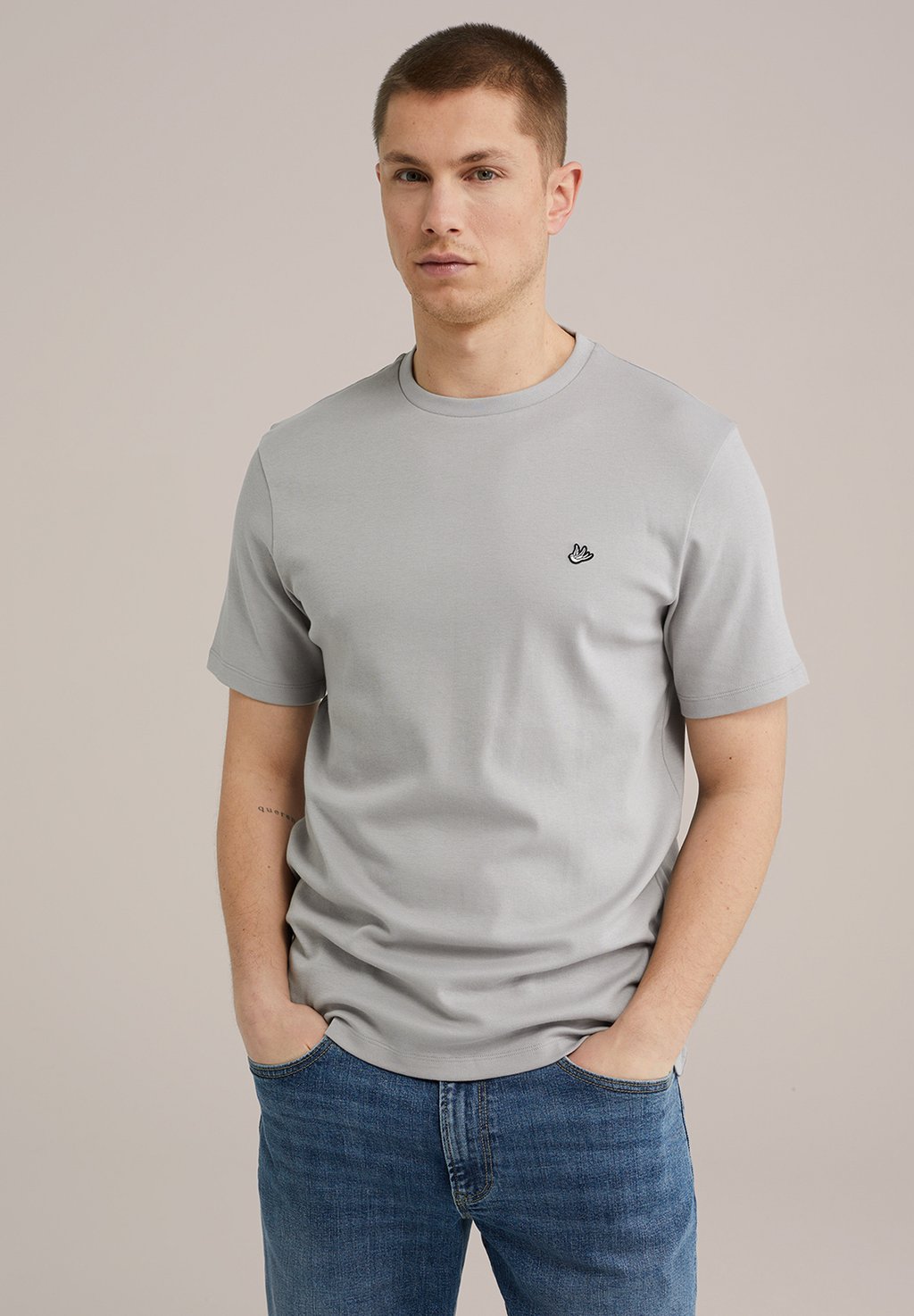 

Базовая футболка WE Fashion, серый