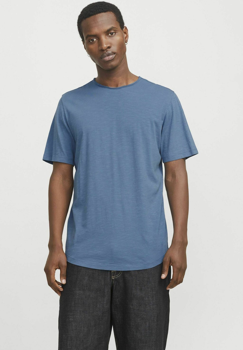

Футболка JJEBASHER O-NECK Jack & Jones, синий