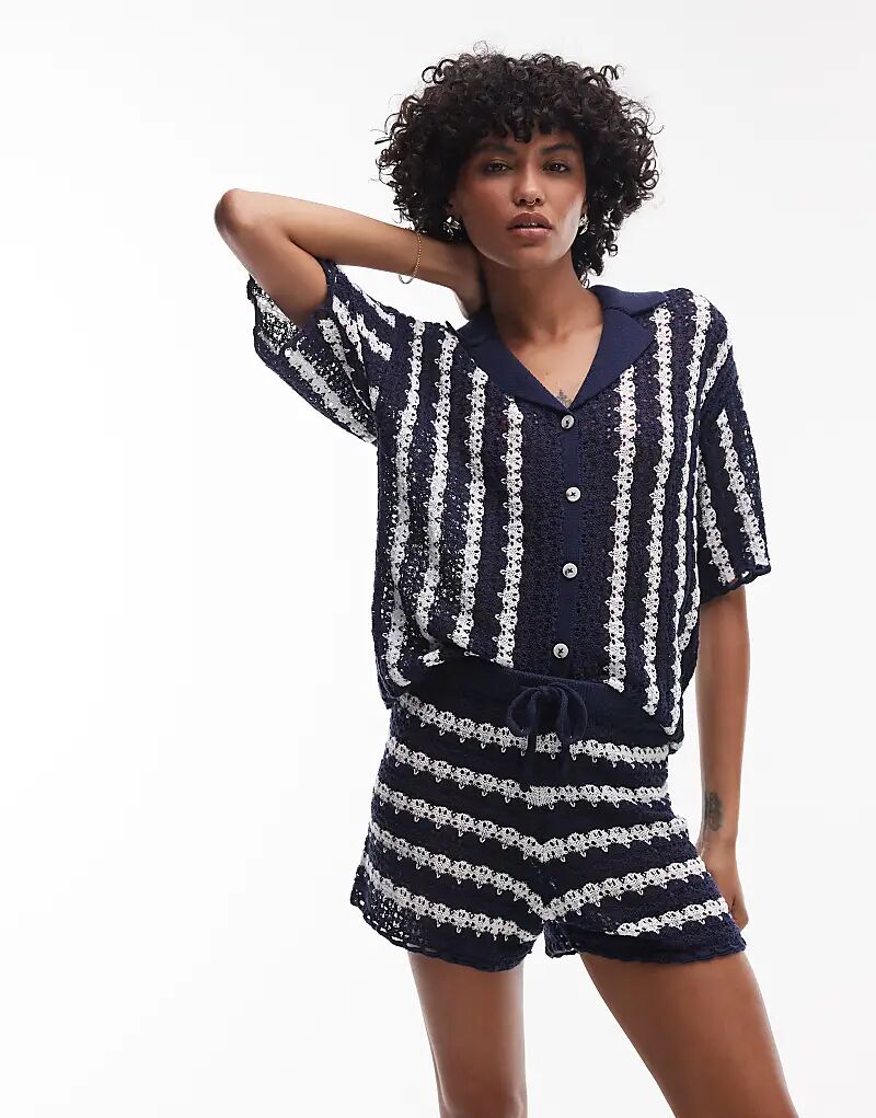 

Трикотажные шорты Topshop в полоску синего и цвета слоновой кости