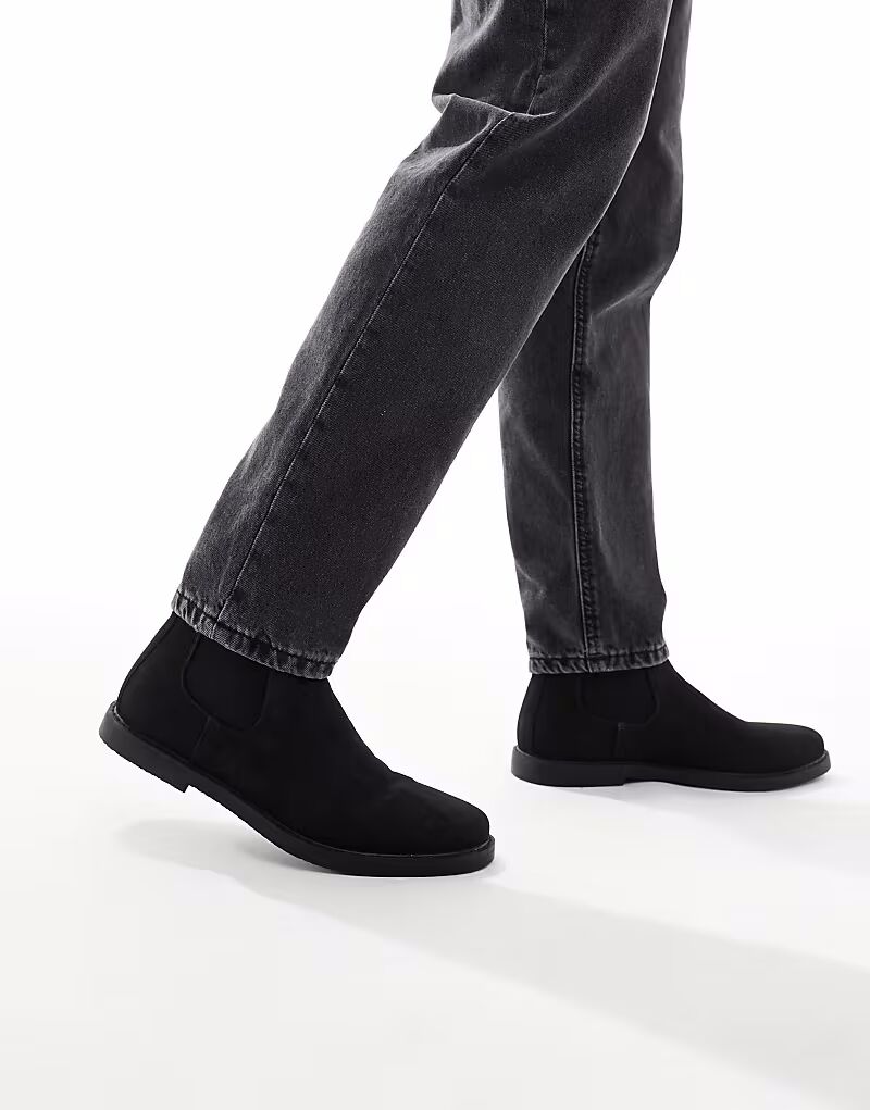 

Ботинки челси с круглым носком из искусственной замши черного цвета Seqwl