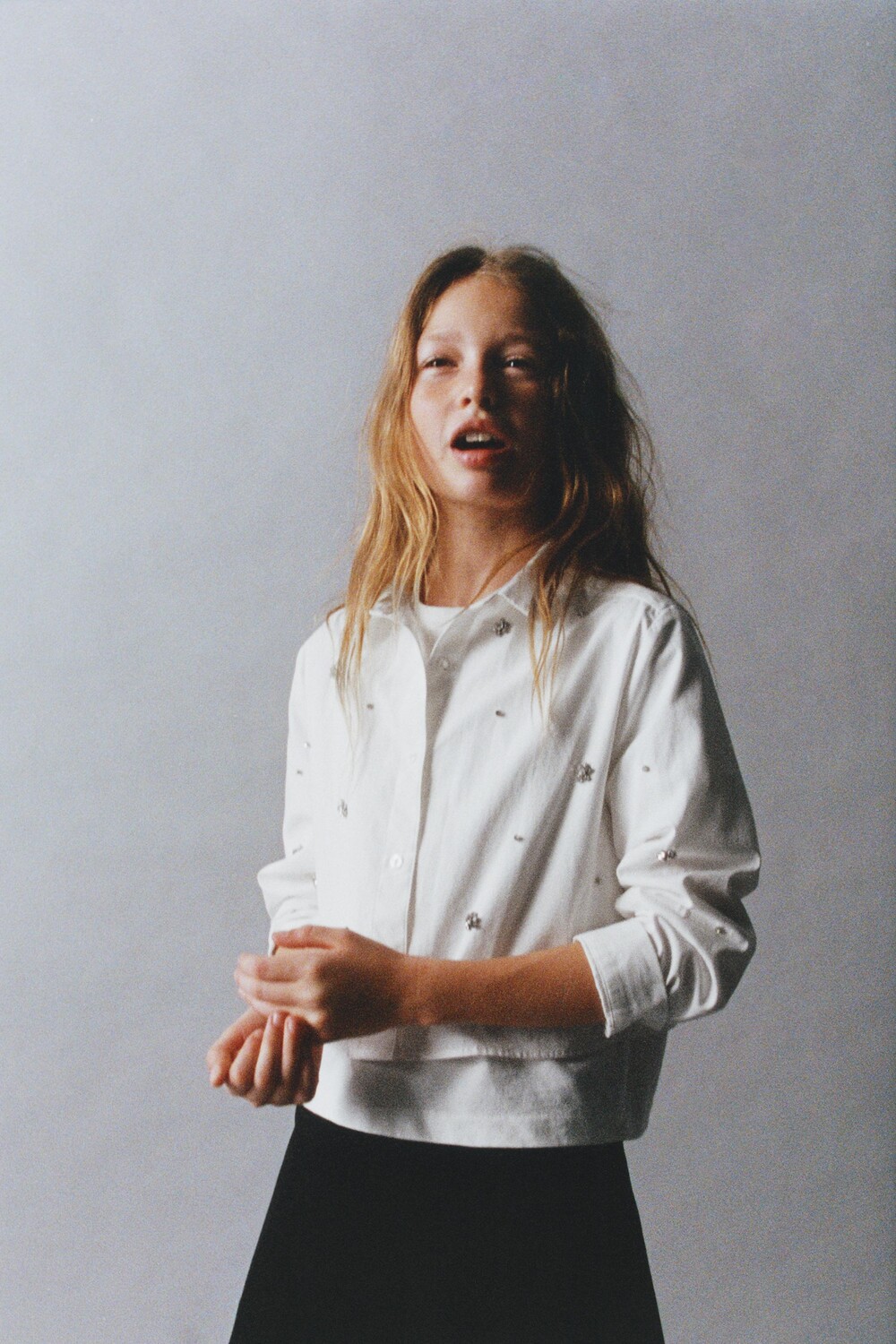 

Рубашка с драгоценными деталями ZARA, белый