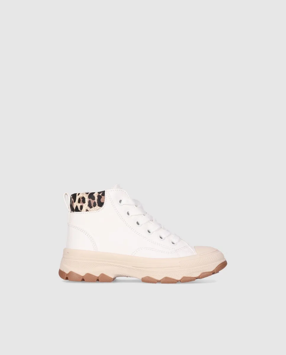 

Детские спортивные туфли с молнией и закругленным носком Chika10, белый