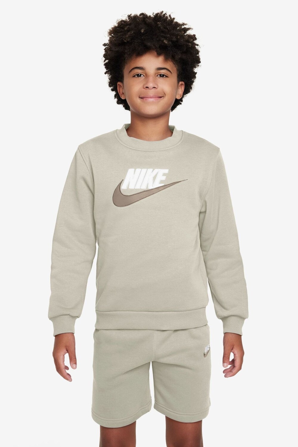 

Спортивный костюм: толстовка и шорты Nike, бежевый