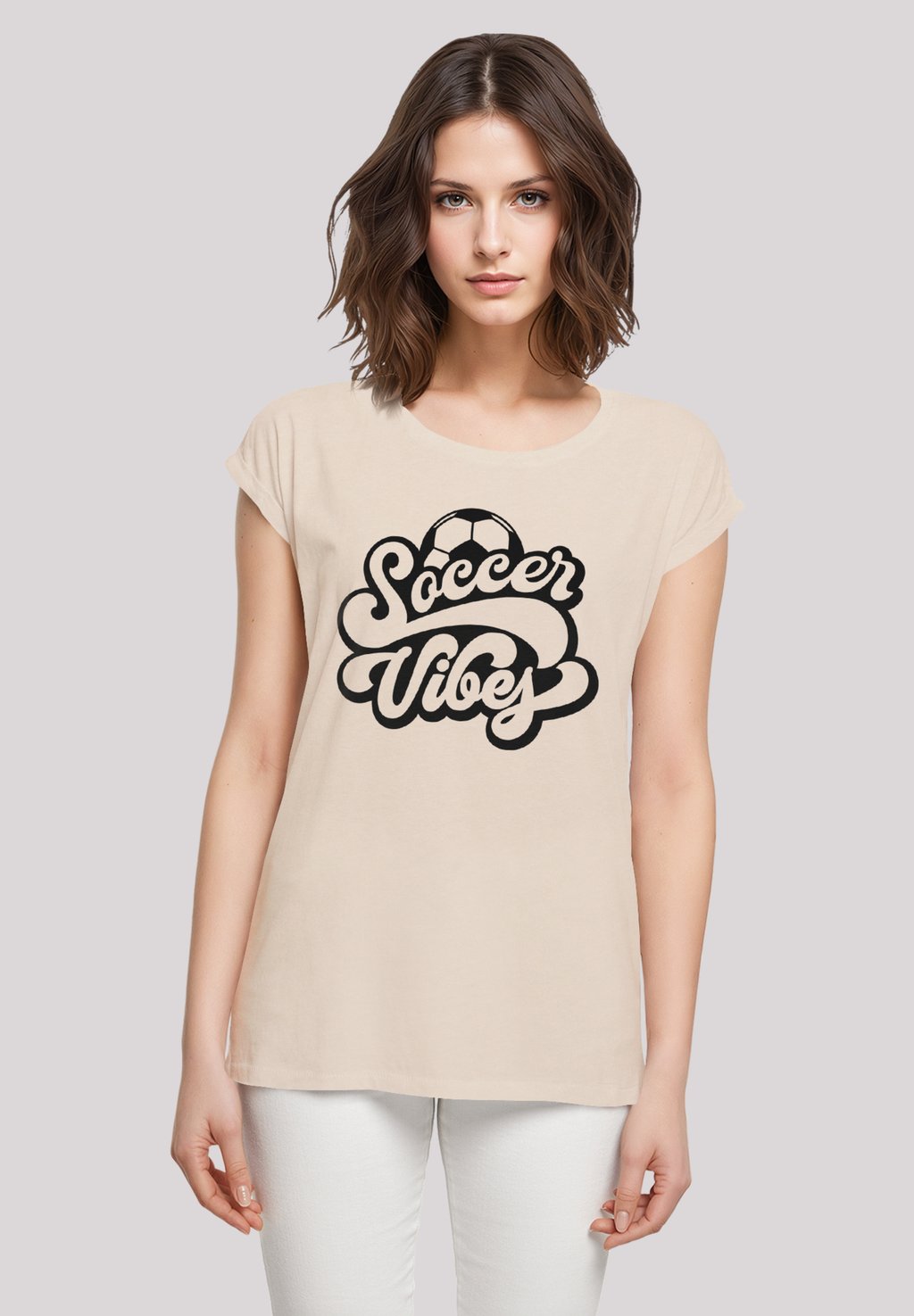 

Футболка с принтом SOCCER VIBES TYPOGRAPHY GRAPHIC F4NT4STIC, песочный
