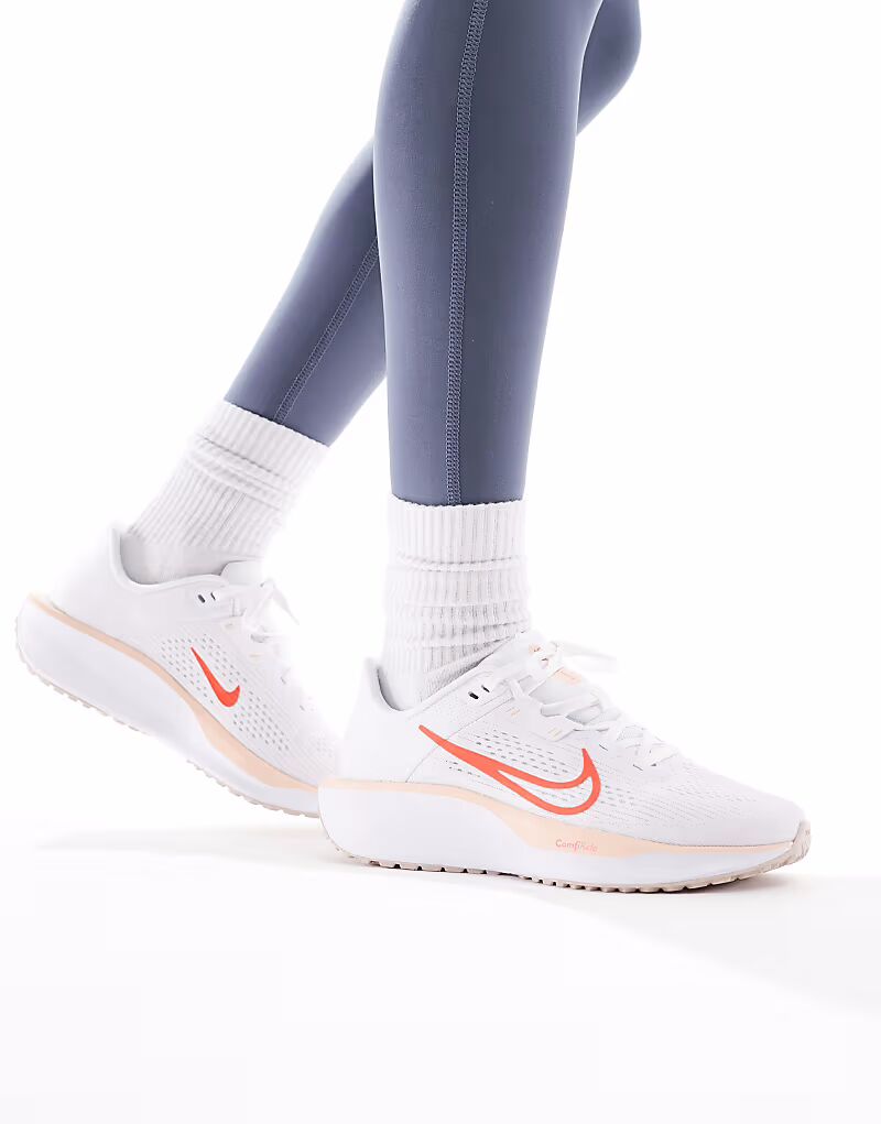 Кроссовки Nike Running Quest 6 белого и красного цветов