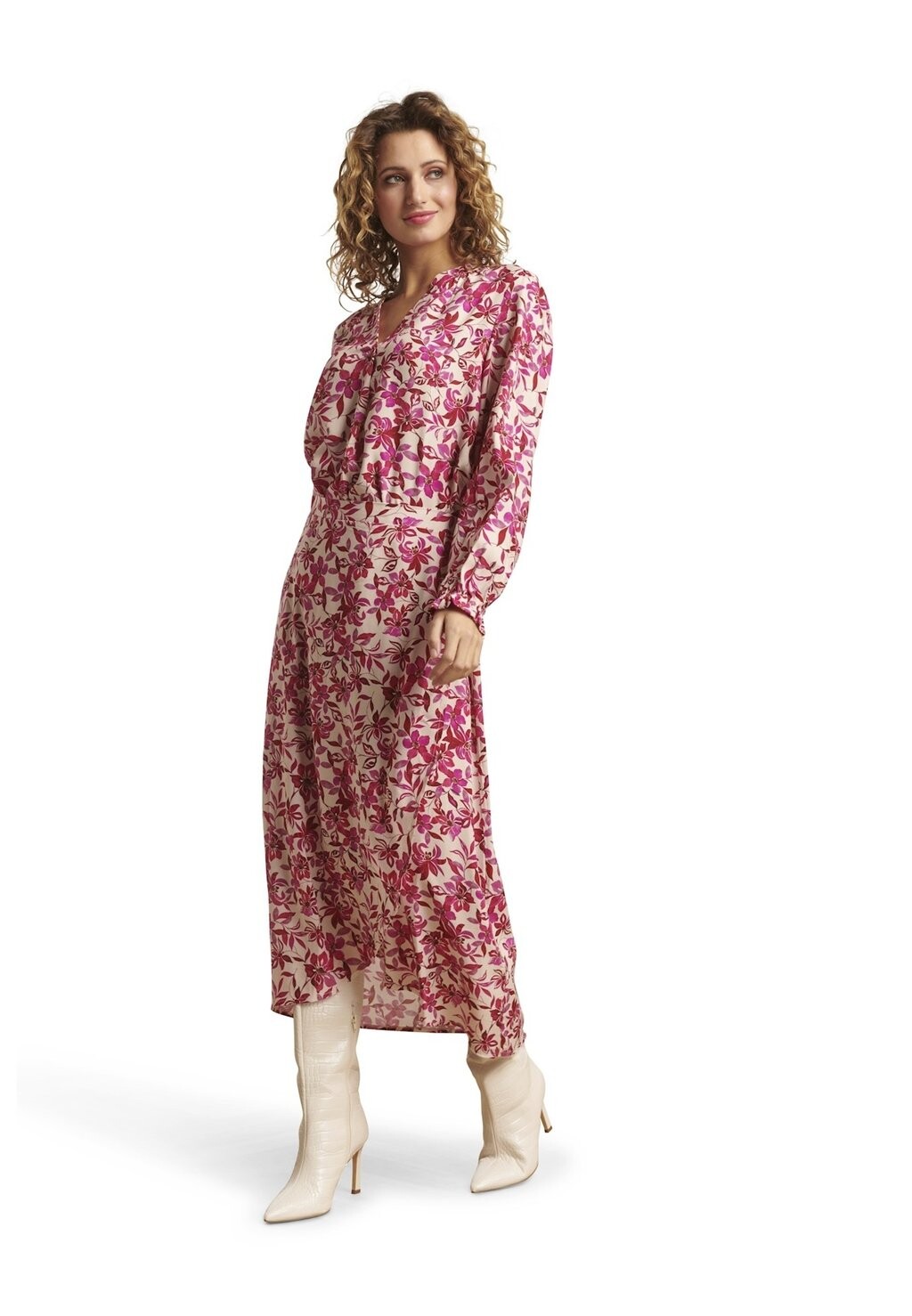 

Блузка WITH FLORAL PRINT Smashed Lemon, цвет off white fuchsia