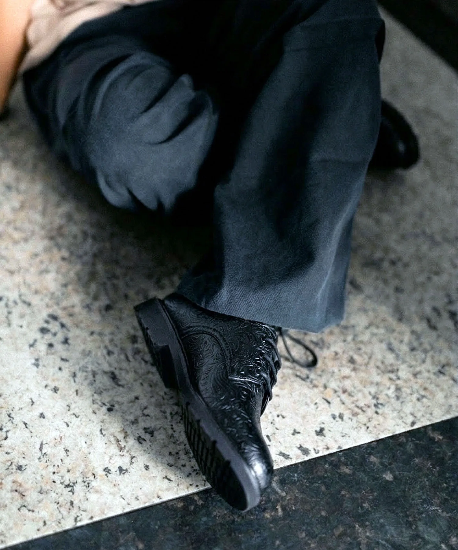Мужские кожаные туфли London Shoe Make Oxford 9004 чёрные с тиснением — фото 3