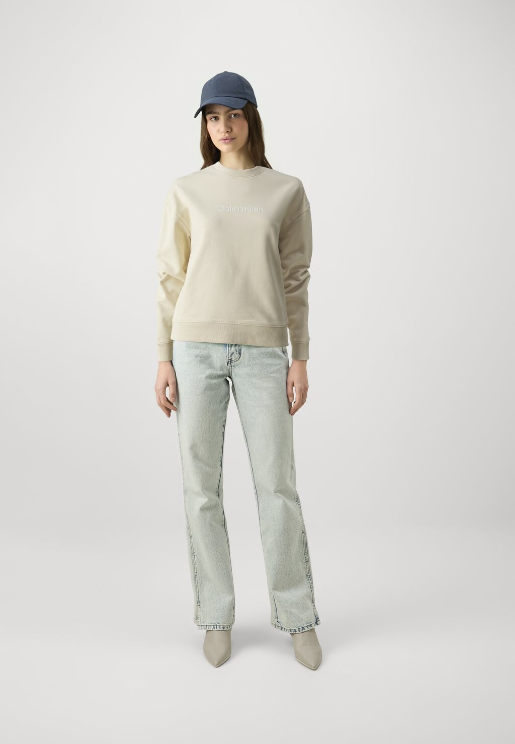 

Толстовка HERO LOGO Calvin Klein, бежевый