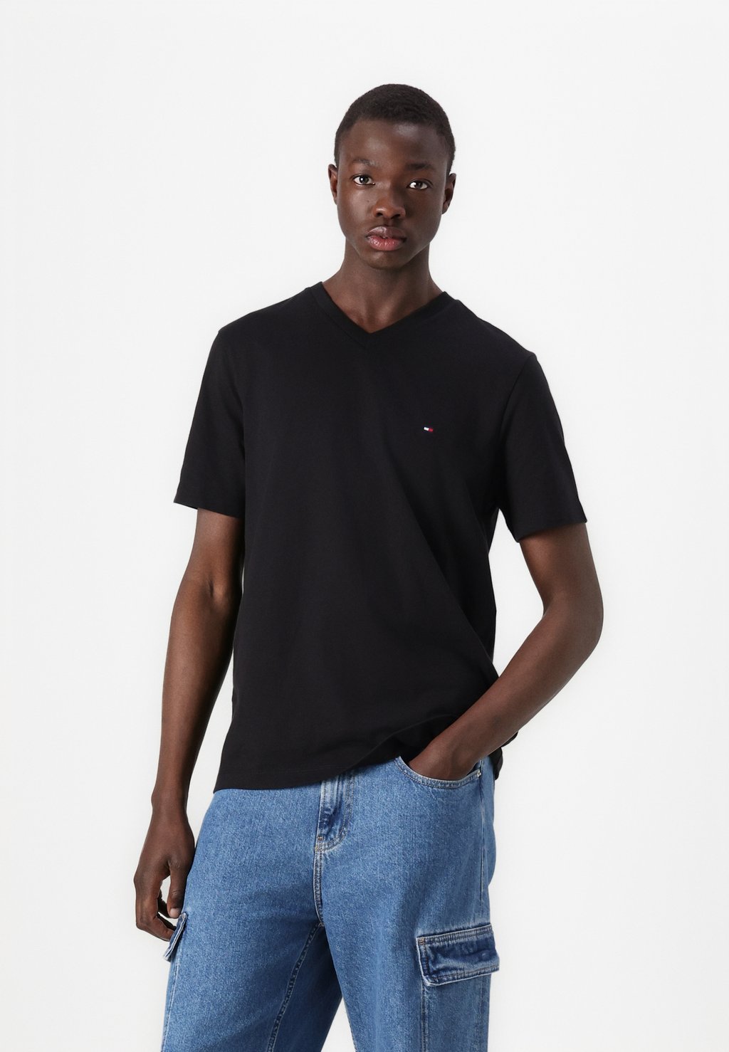 Базовая футболка ESSENTIAL V NECK Tommy Hilfiger, черный — фото 4