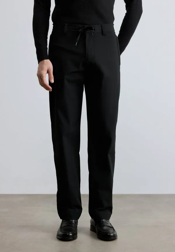 Чинос Boss, Black